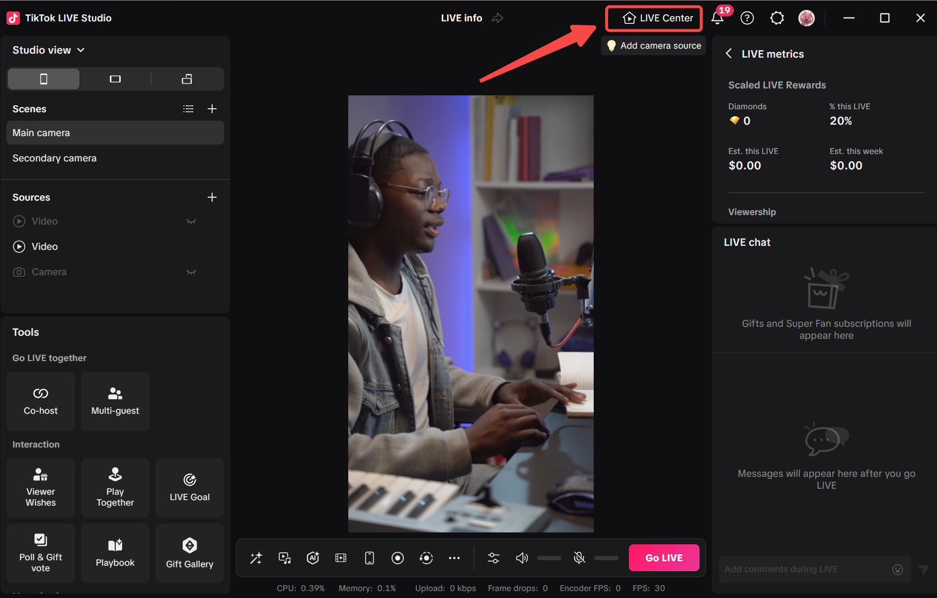 Interfaz de TikTok LIVE Studio con la entrada LIVE Center